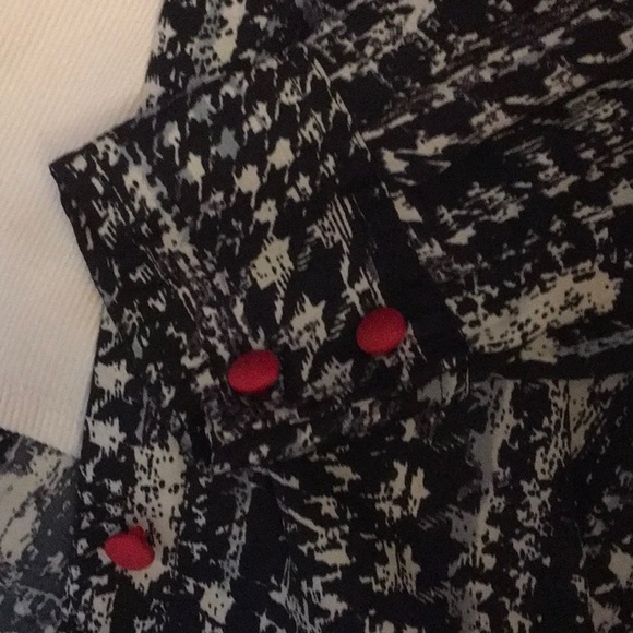 ASOS button down blouse. Black print. Size 6 - Picture 3 of 7